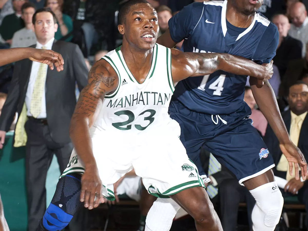 Jaspers Roll to Fifth Straight in Men's Hoops, 90-72 over Niagara