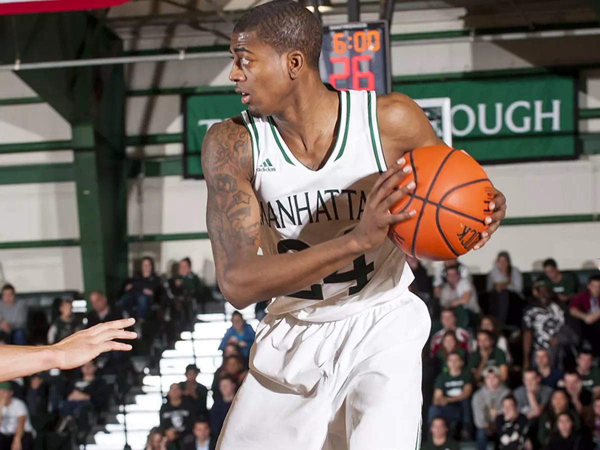 Men's Hoops Wins Seventh Straight, 74-62 at Saint Peter's