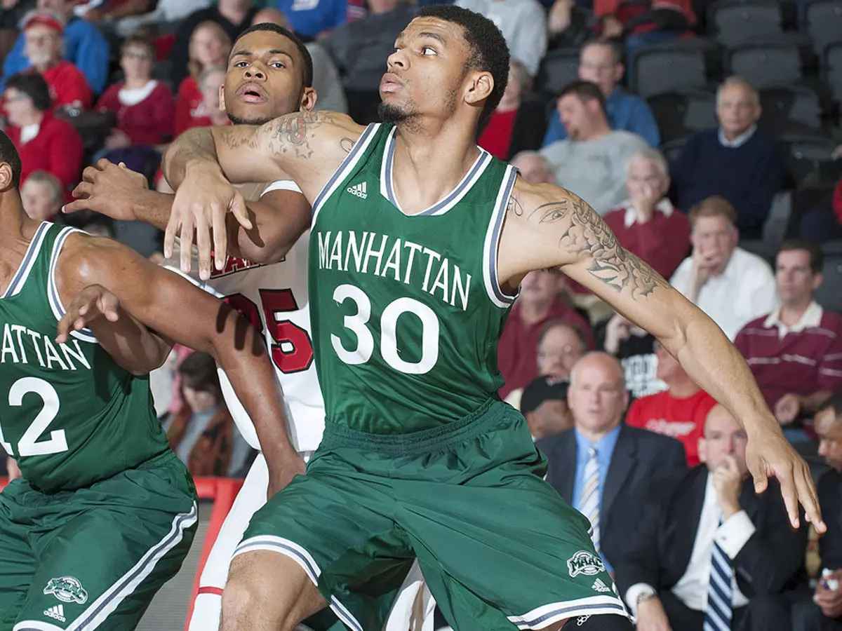 Fairfield Edges Men's Hoops, 71-67