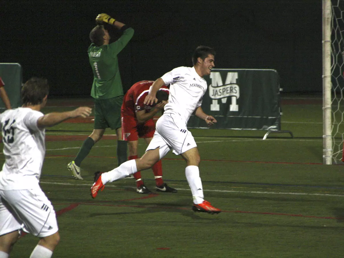 Laguna Kennedy Leads Jaspers to 5-2 Win Over Fairfield