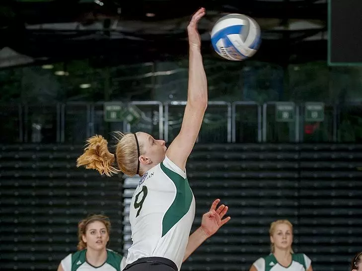 Manhattan Wins In Five Sets at Iona