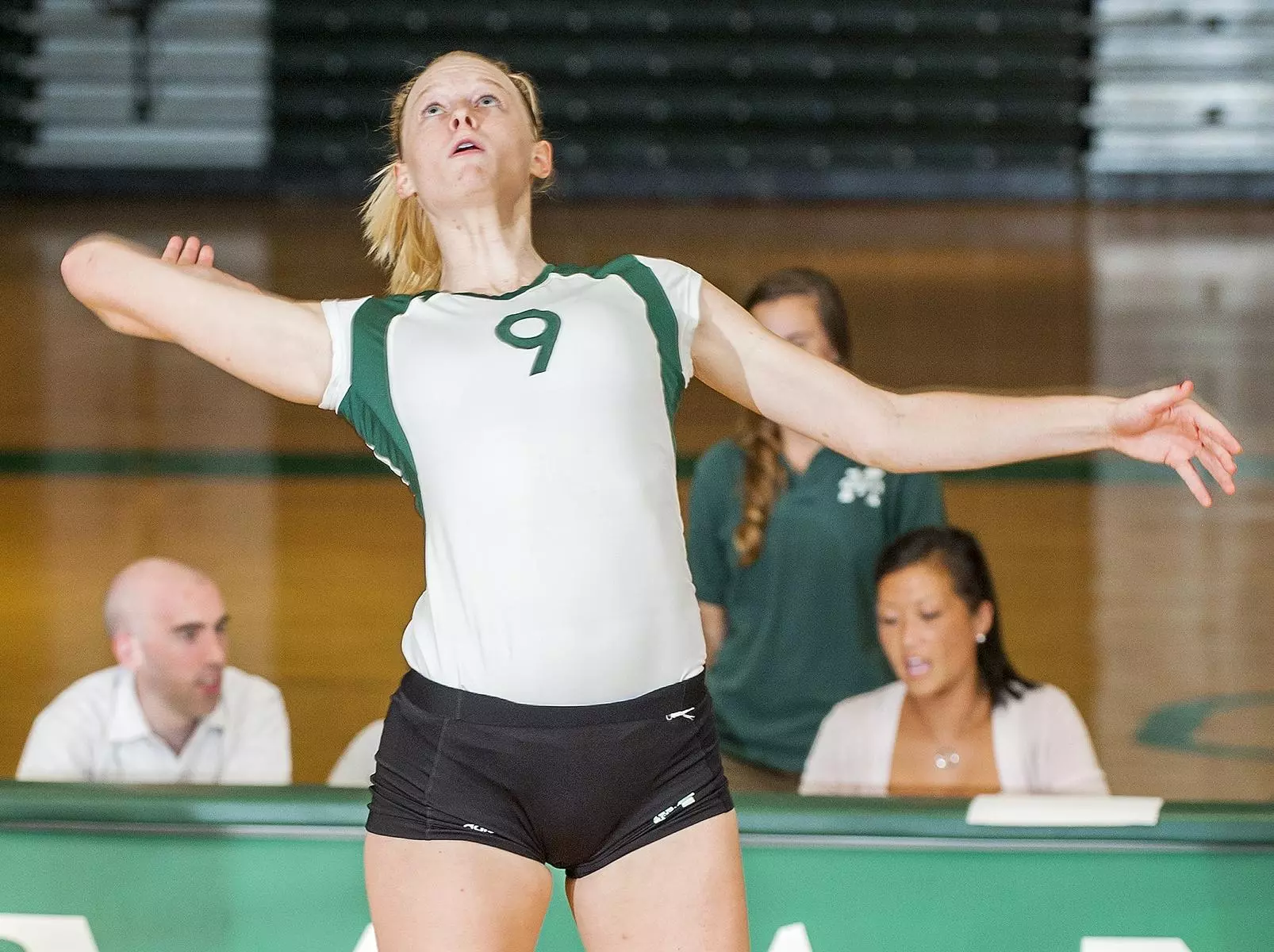 Volovski, Offense Dominant as Jaspers Top NJIT