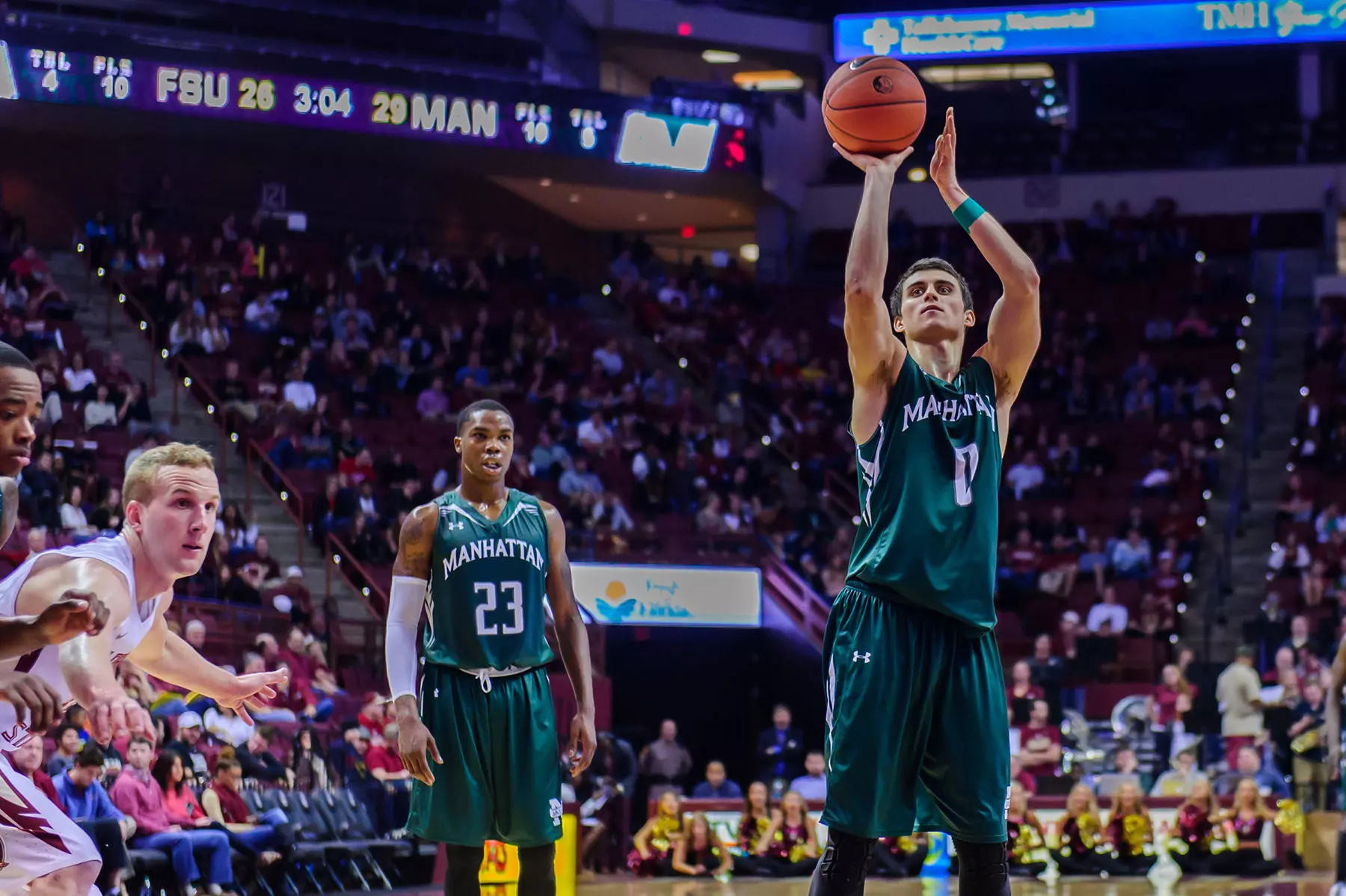 Richards' 24 Points Lifts Manhattan To 78-63 Win Over Binghamton
