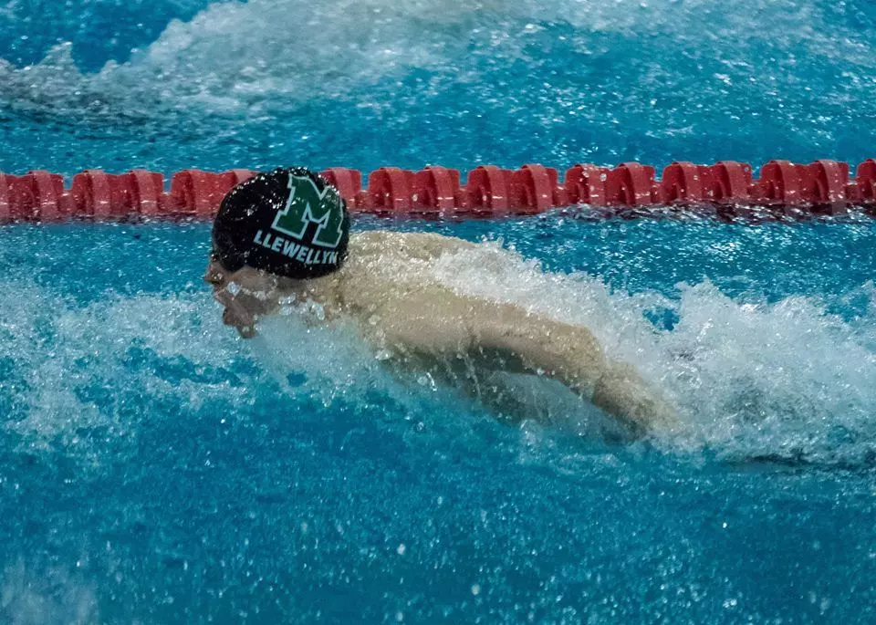 Freshmen Shine as Jaspers Defeat Marywood in Opening Meet