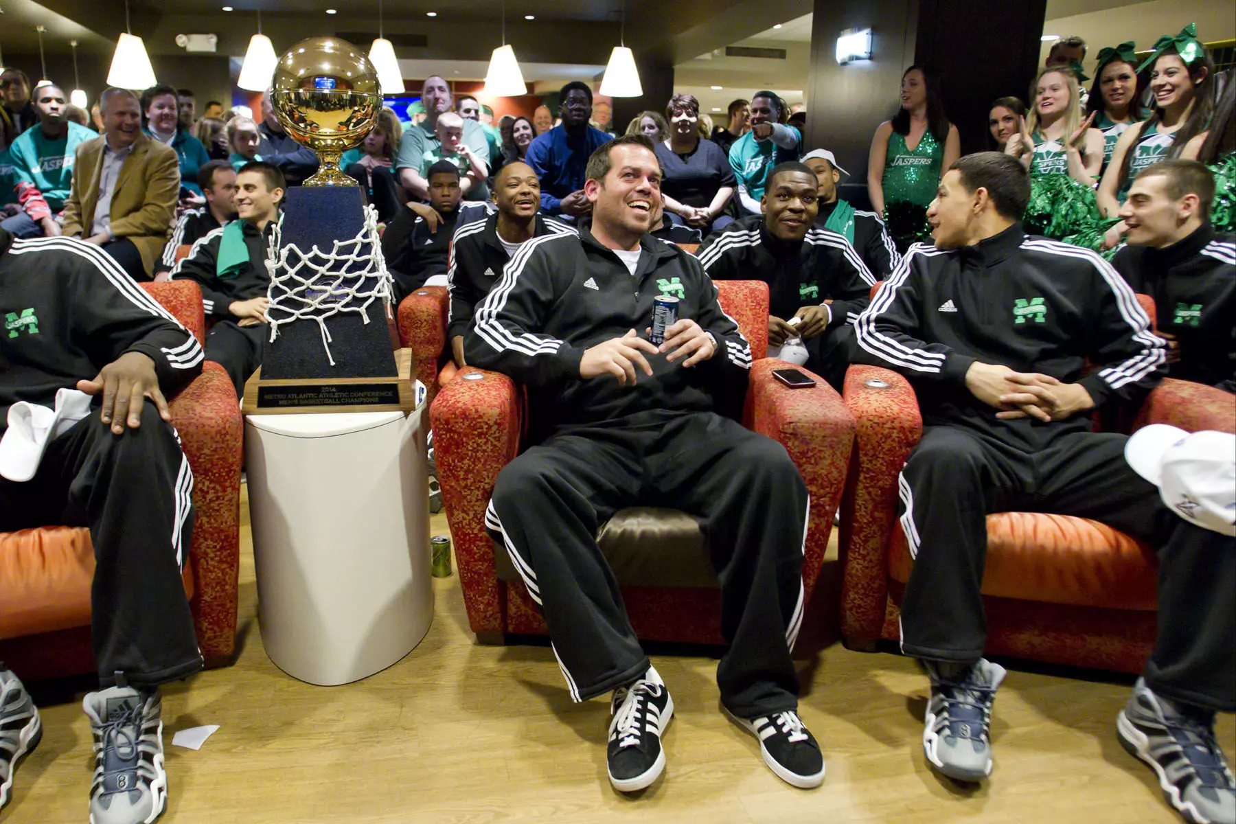 Jaspers to Face Louisville in Orlando in NCAAs on Thursday