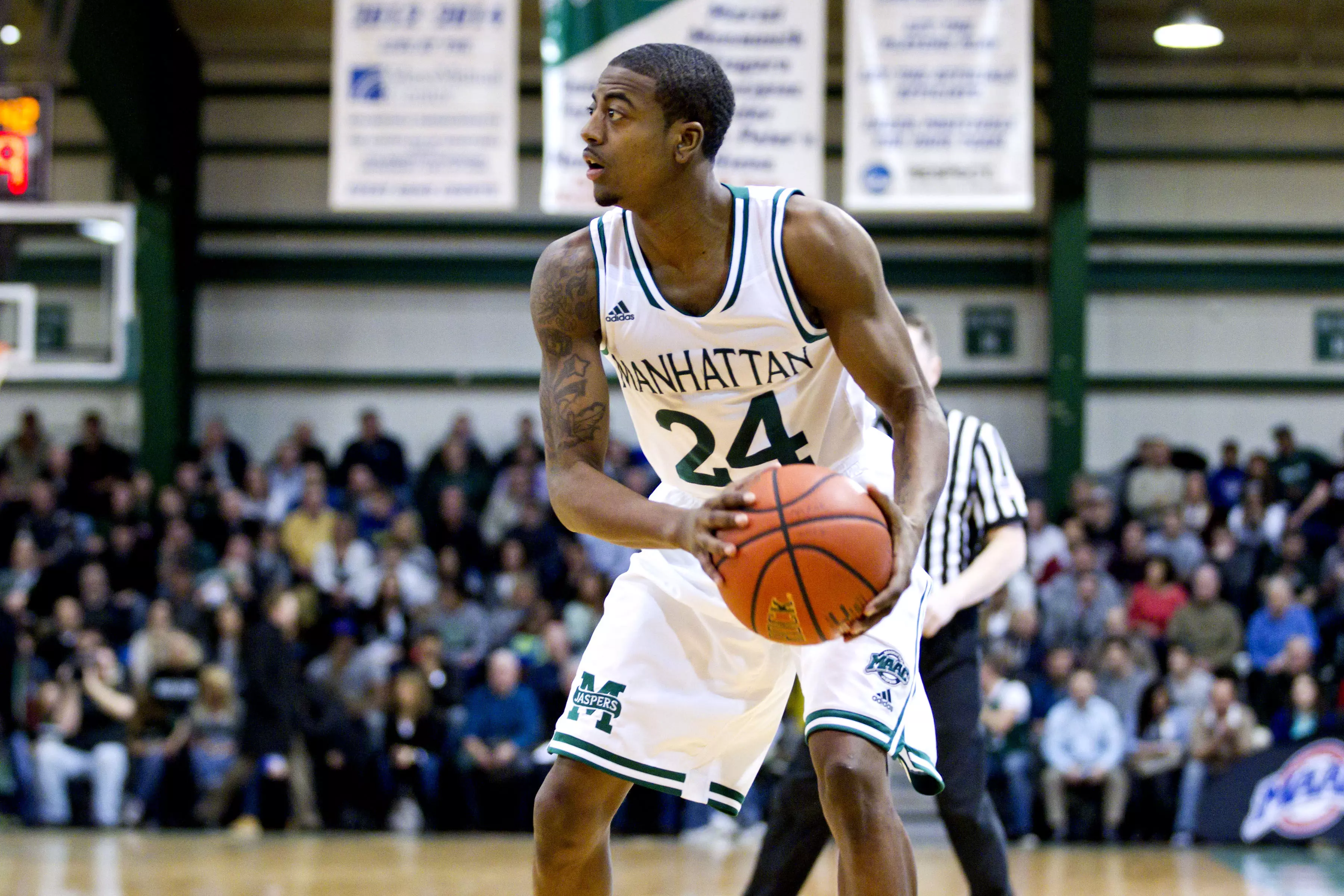 Men's Hoops Advances to MAAC Championship Monday Night vs. Iona