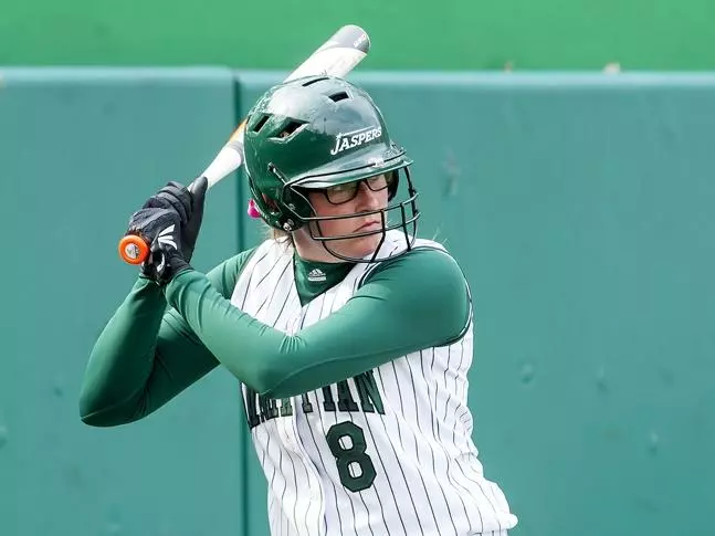 Manhattan Tops Sacred Heart, 5-2