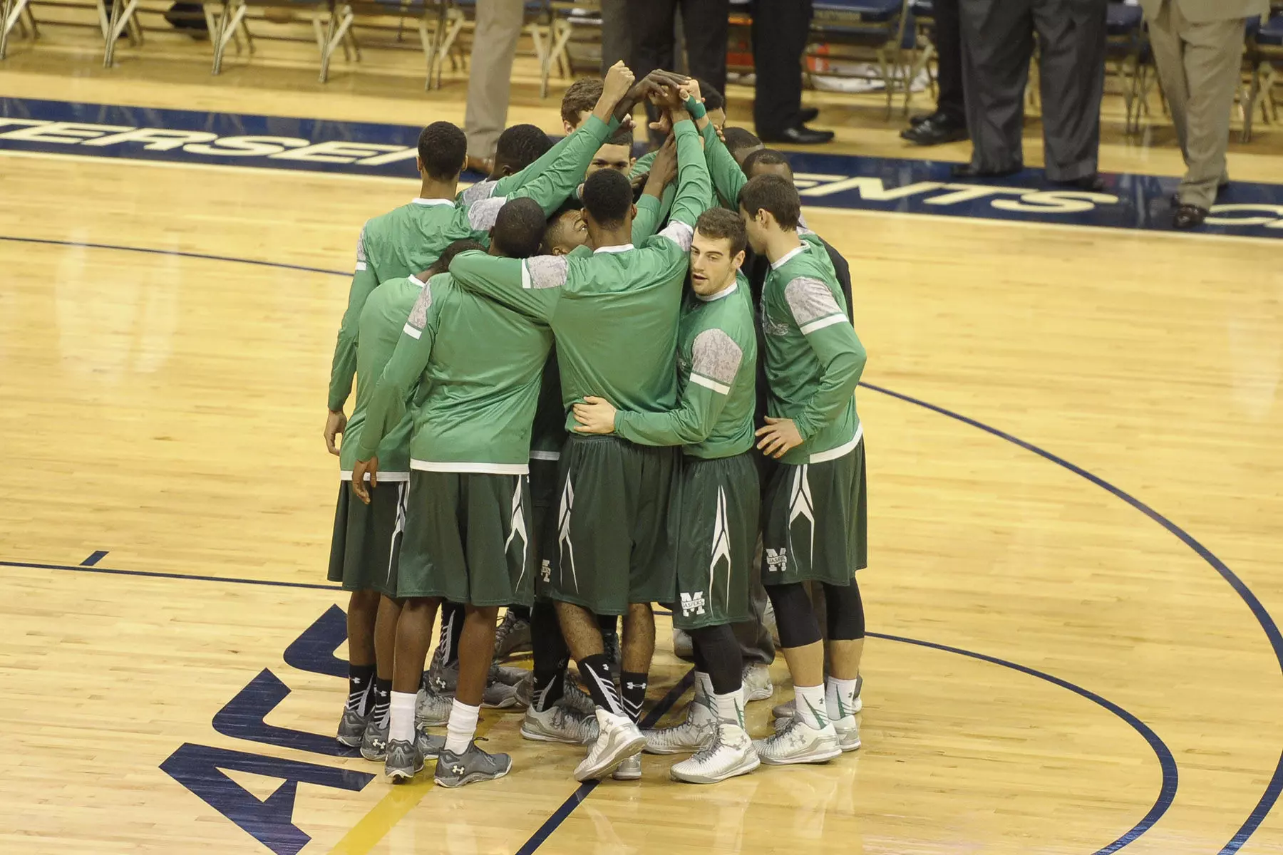 Manhattan Returns Home To Host Saint Peter's