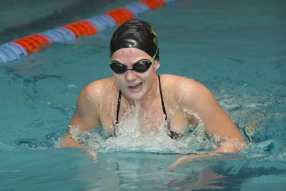 Manhattan Drops MAAC Dual Meet to Iona