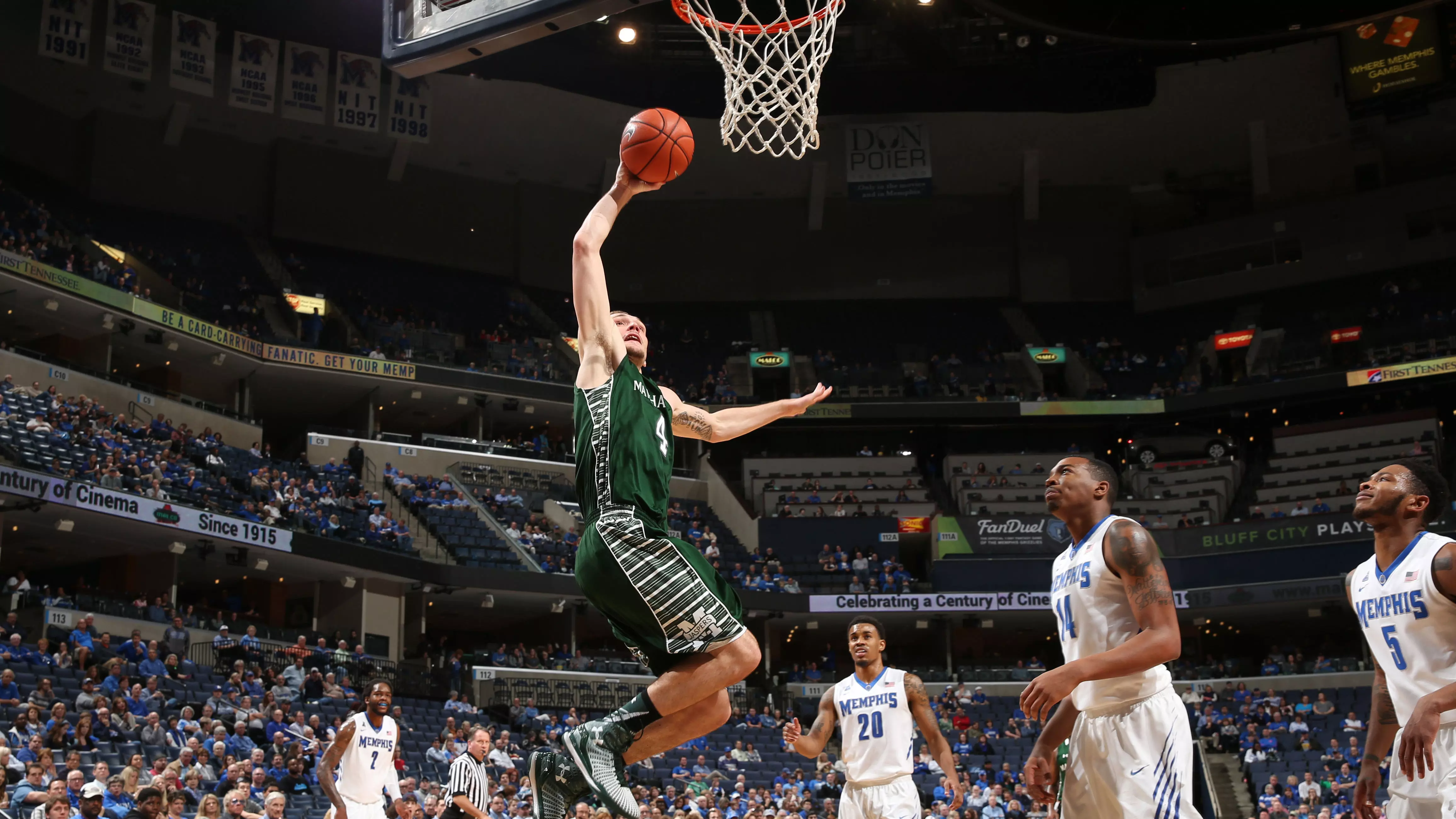 Second-Half Spurt Lifts Memphis Past Manhattan
