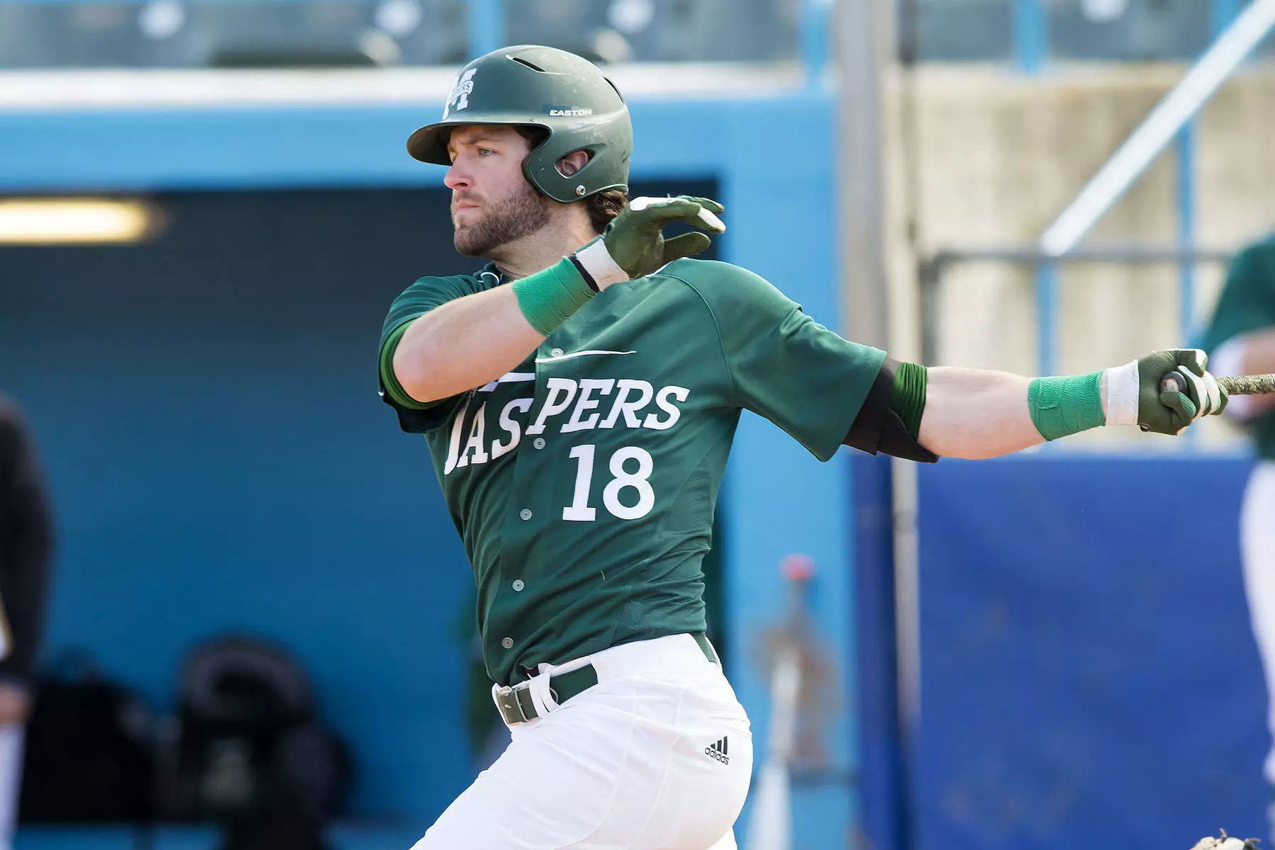Manhattan Splits Season-Ending Doubleheader At Iona