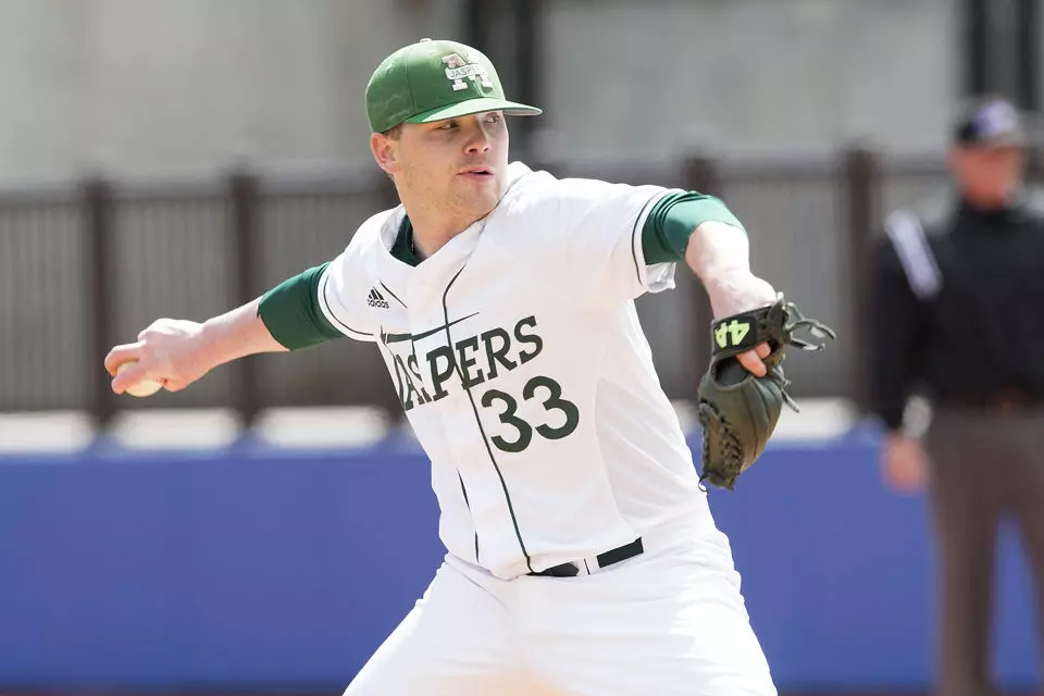 Manhattan Bests Rider 10-7 In Series Finale