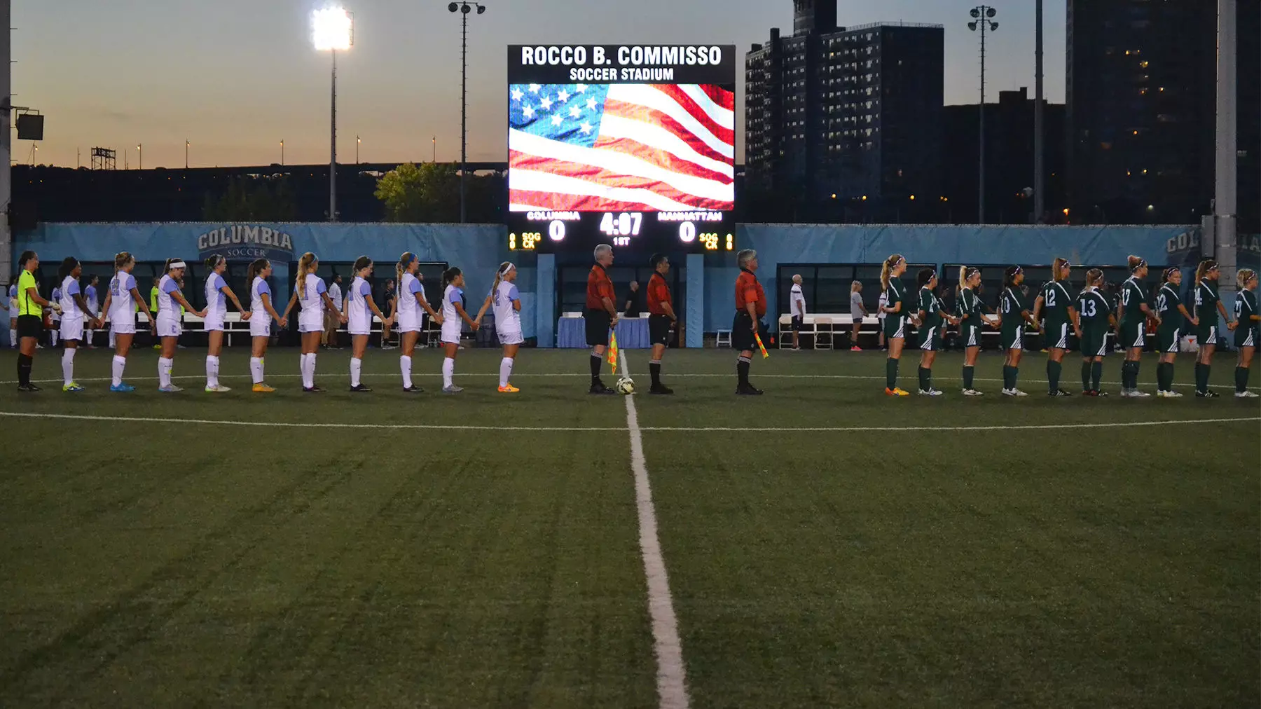 Columbia Clips Manhattan