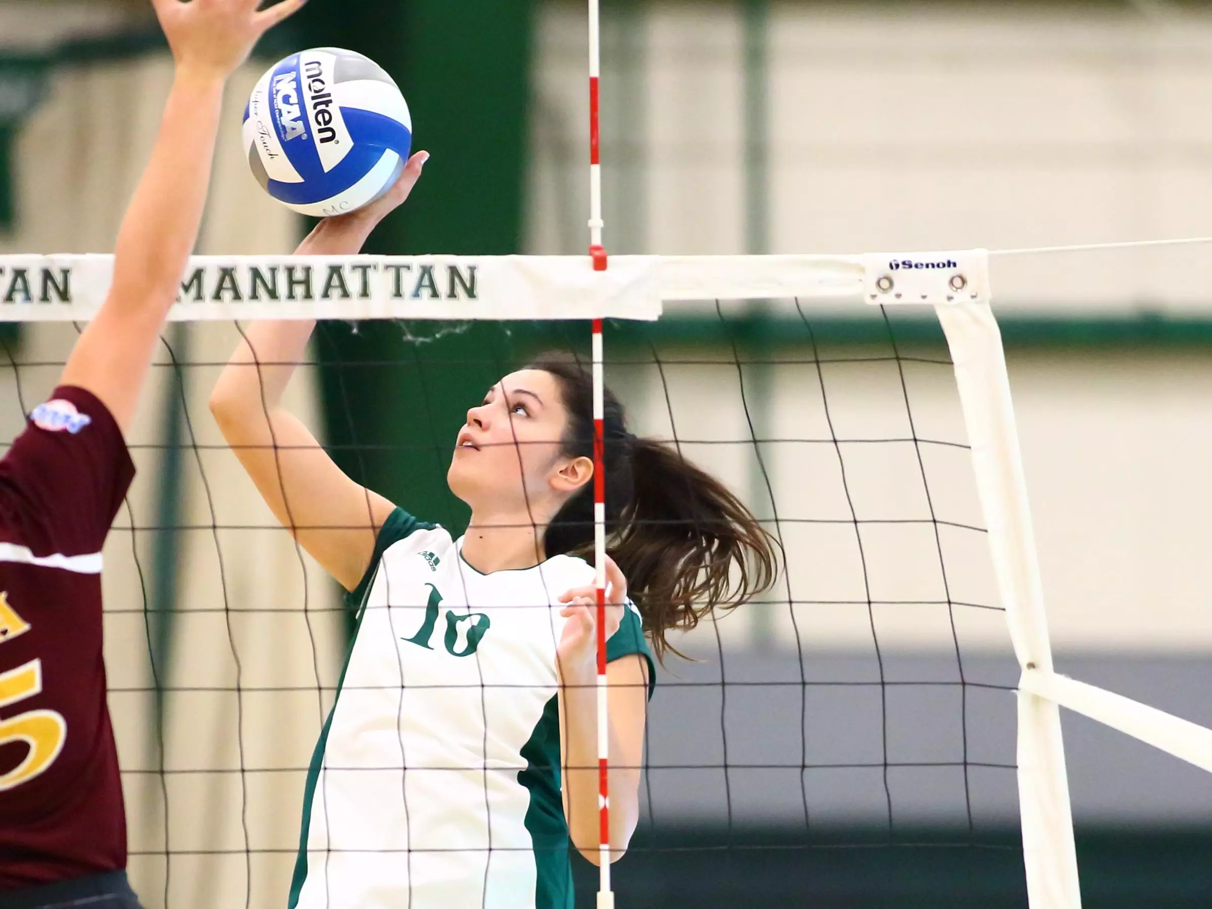 Manhattan Falls In Five-Set Heartbreaker at Iona