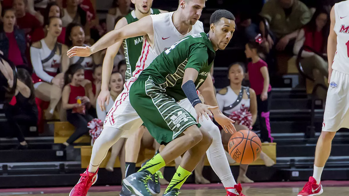 Manhattan Falls 70-69 At Saint Peter's