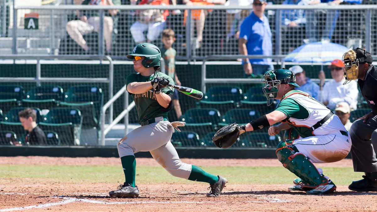 Late Rally Lifts Manhattan To Split At FIU