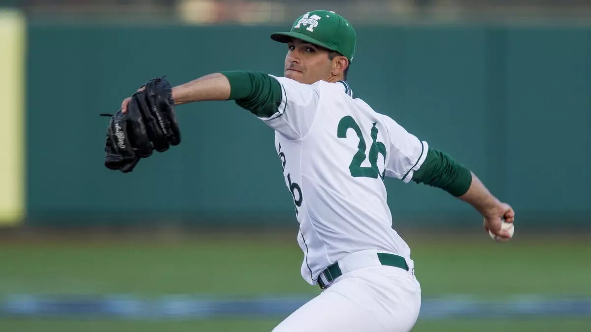 Manhattan Makes Short Trek To Saint Peter's