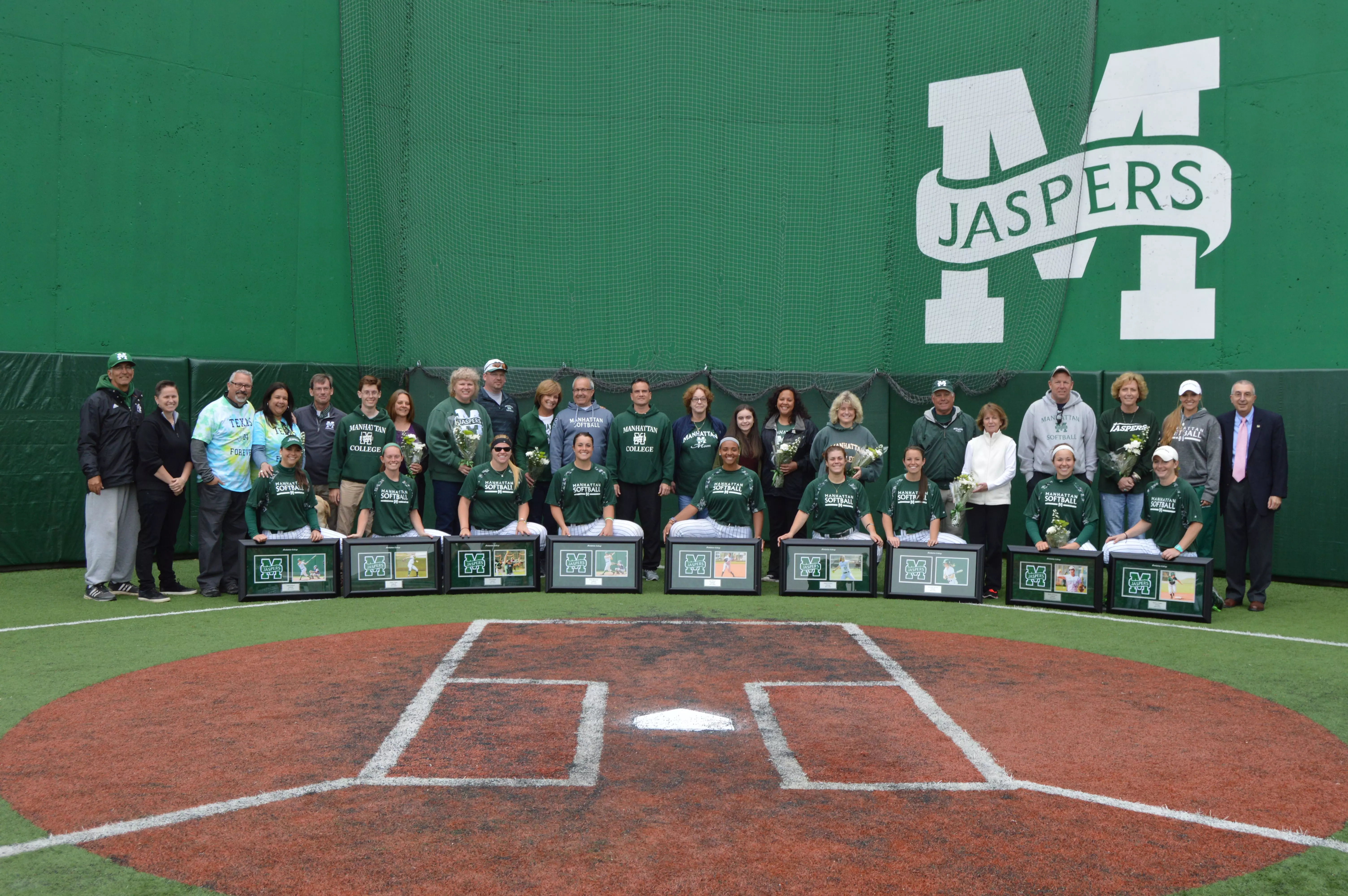 Jaspers Sweep Quinnipiac On Senior Day