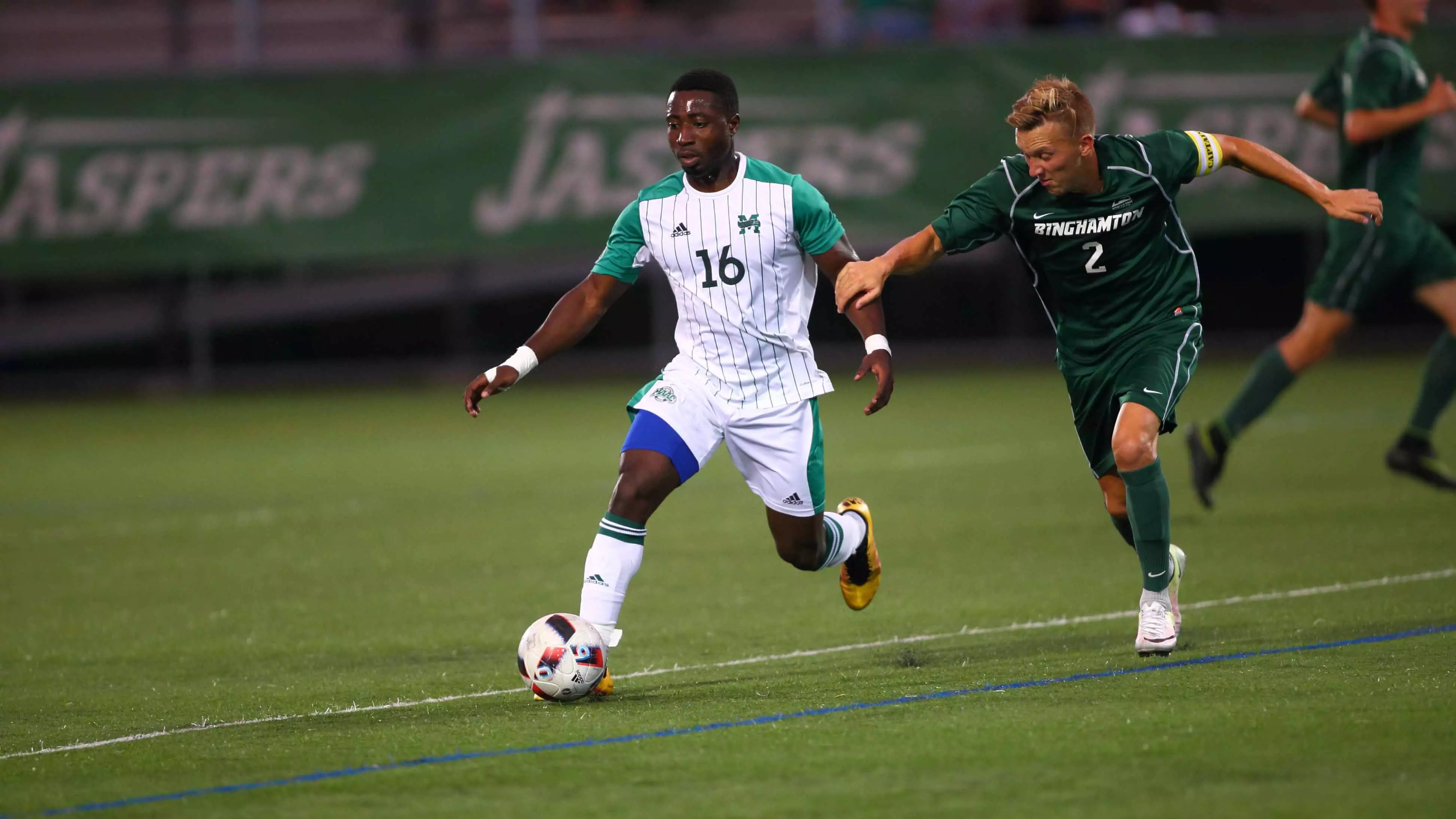 La Salle Defeats Manhattan