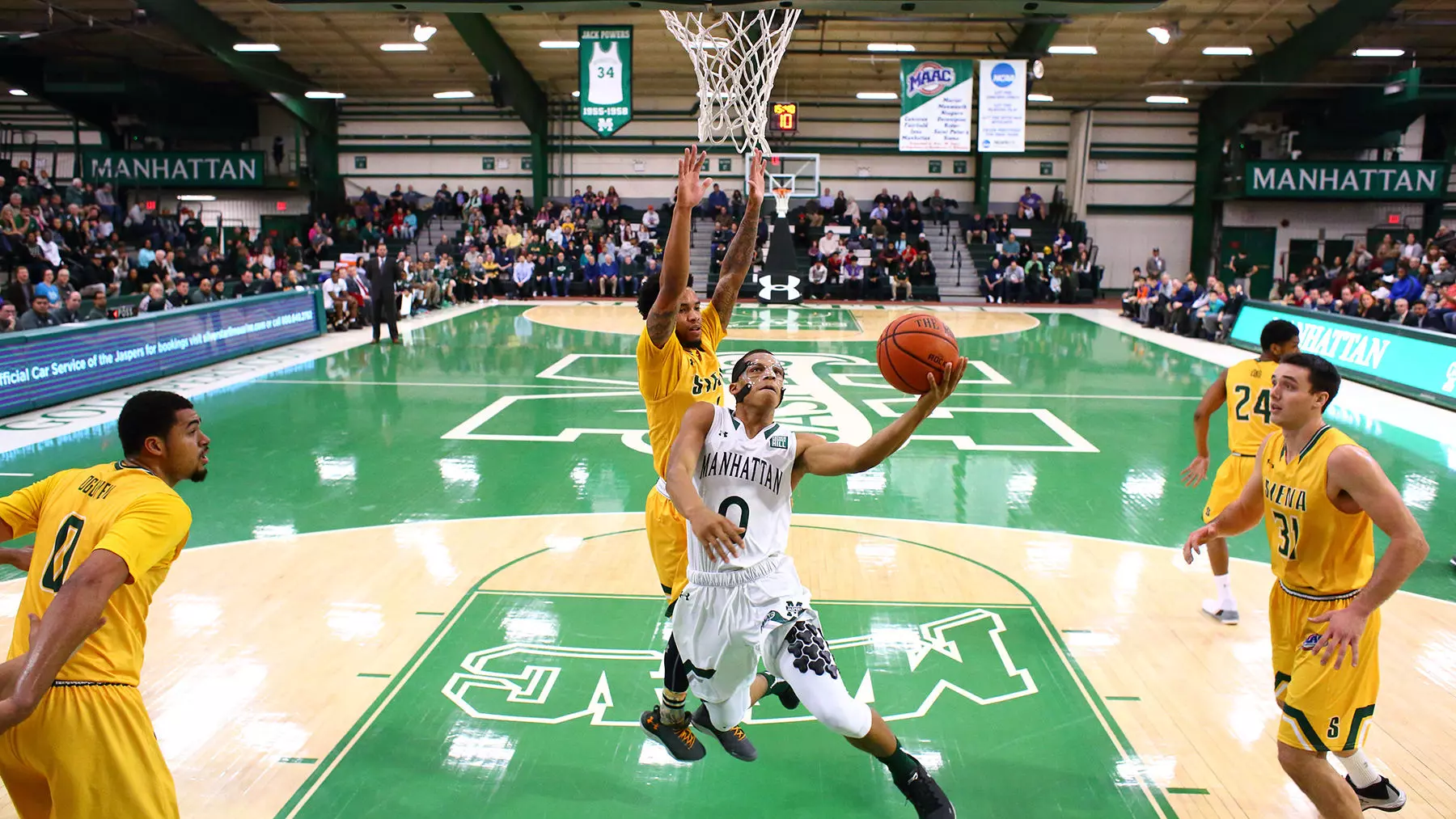 Siena Defeats Manhattan