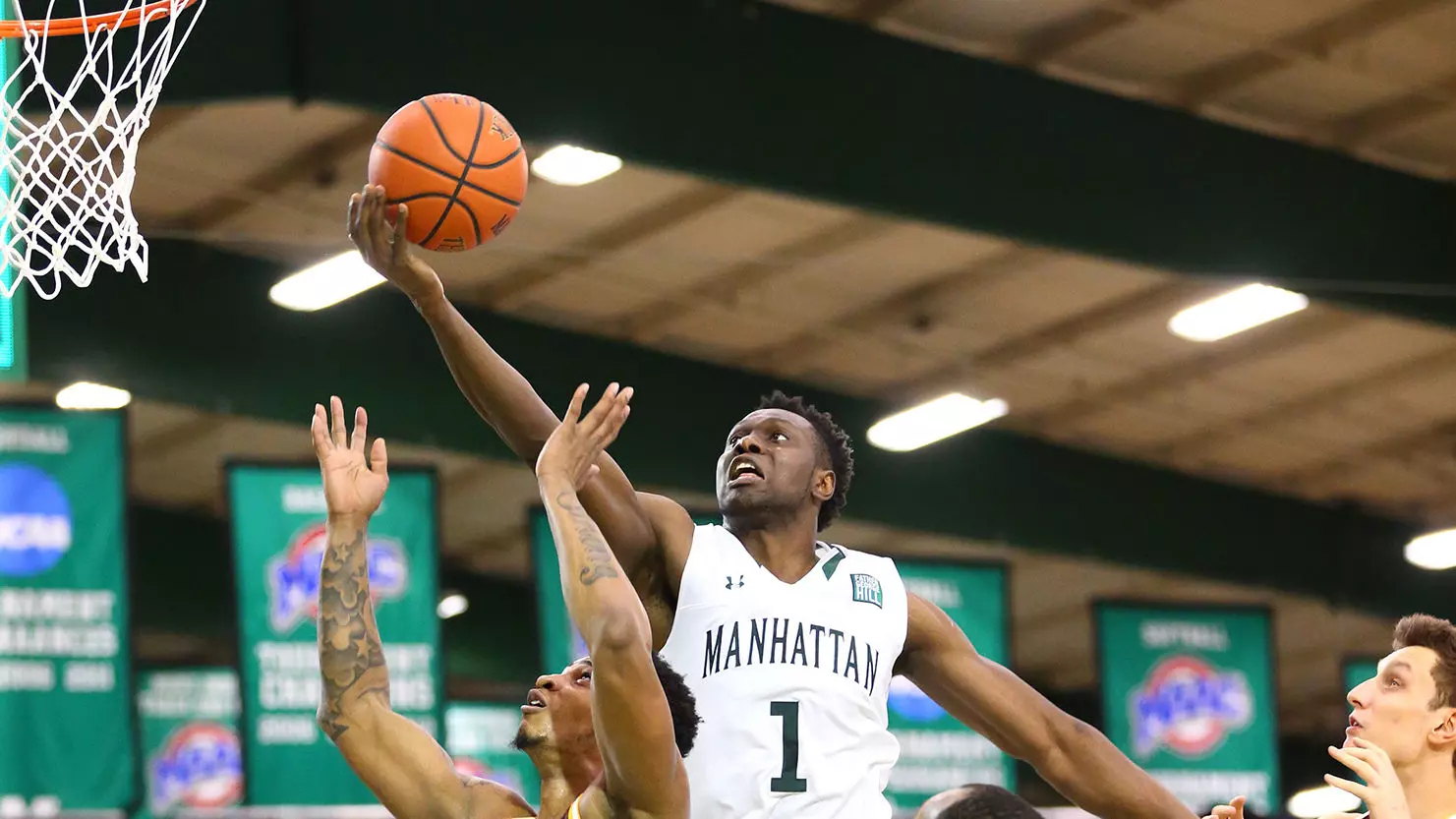 Manhattan Concludes Road Trip At Fairfield