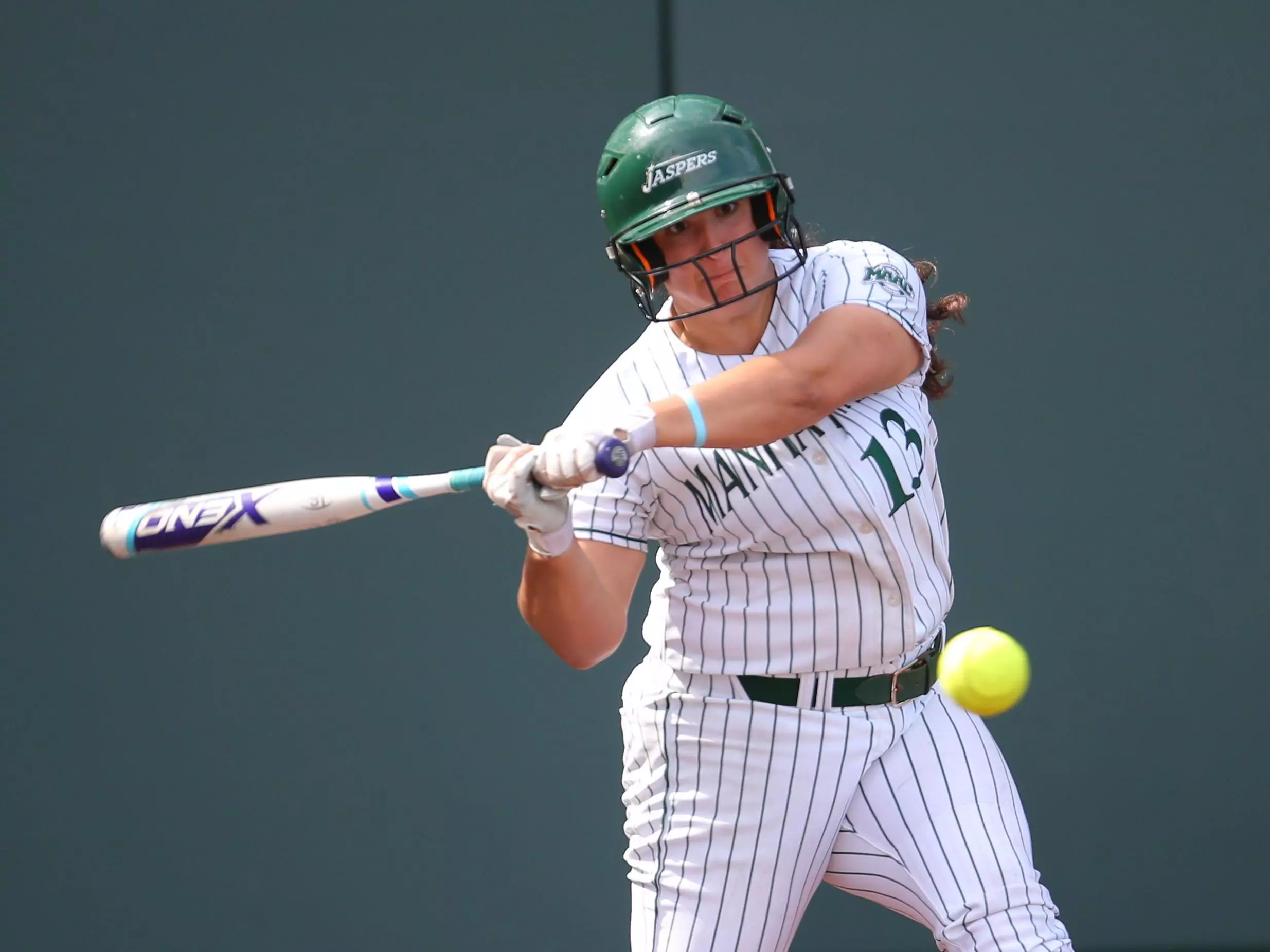 Pitney's Two Home Runs Lift Manhattan Into MAAC Tournament