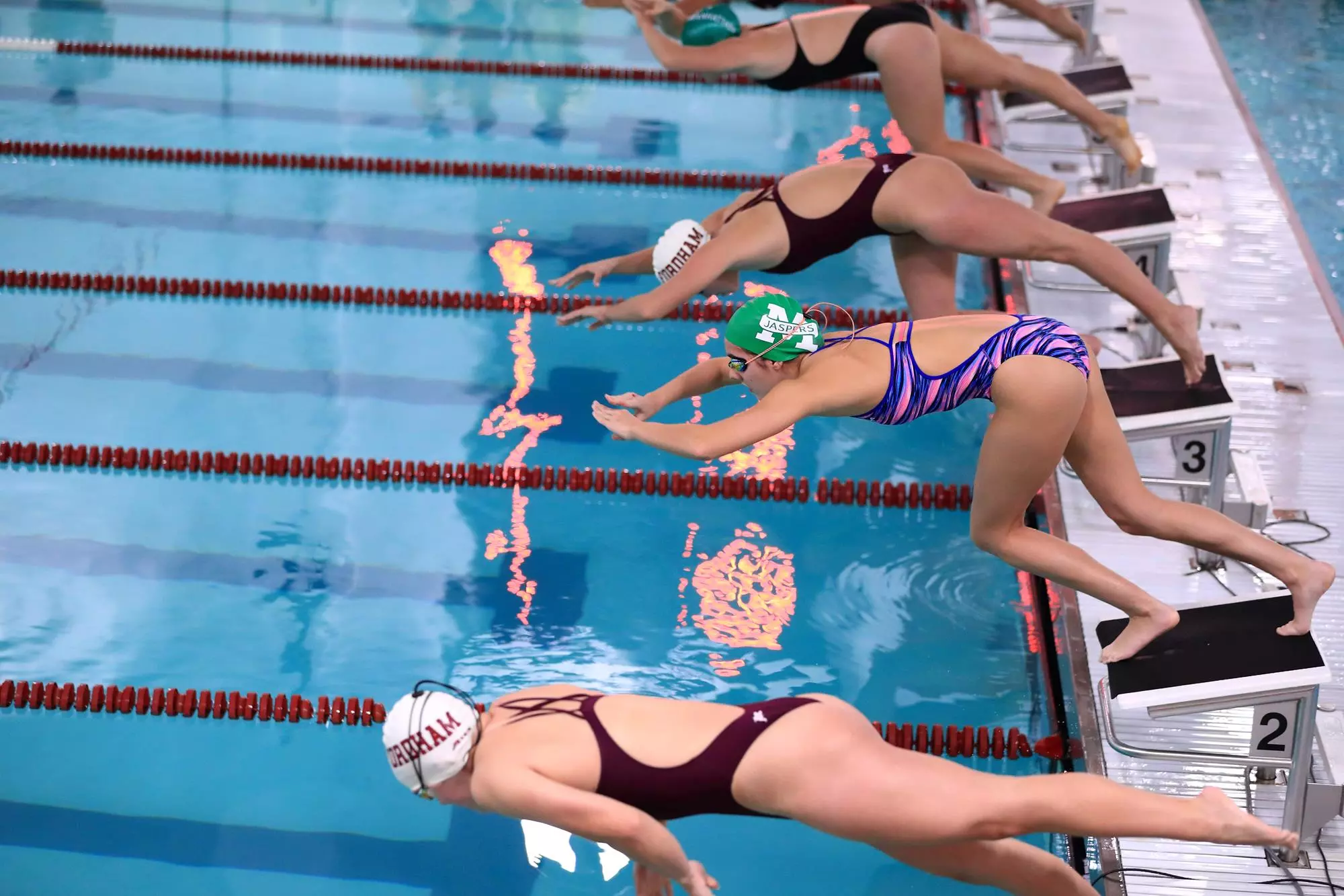 women's swim start