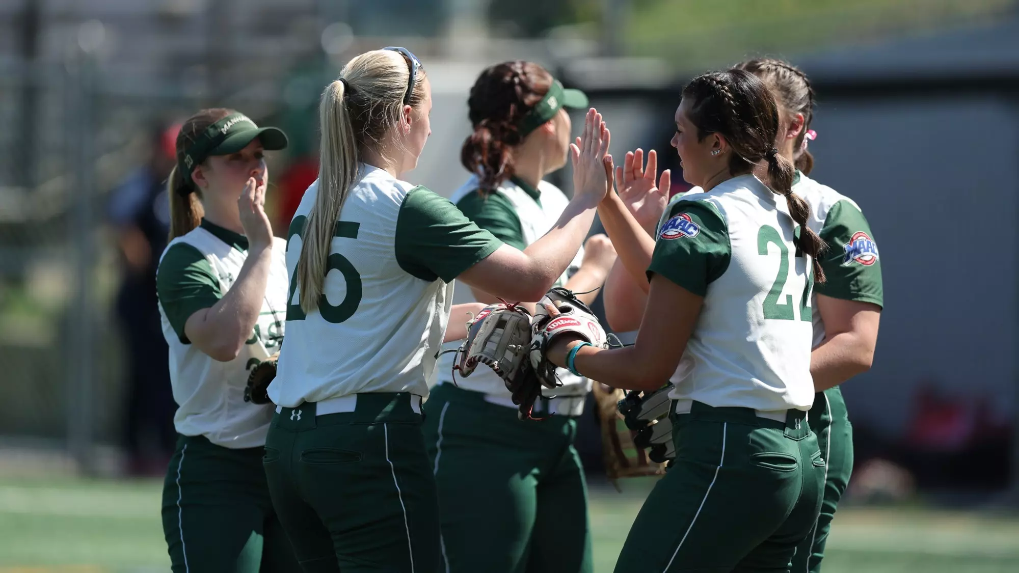 Huddle before inning starts