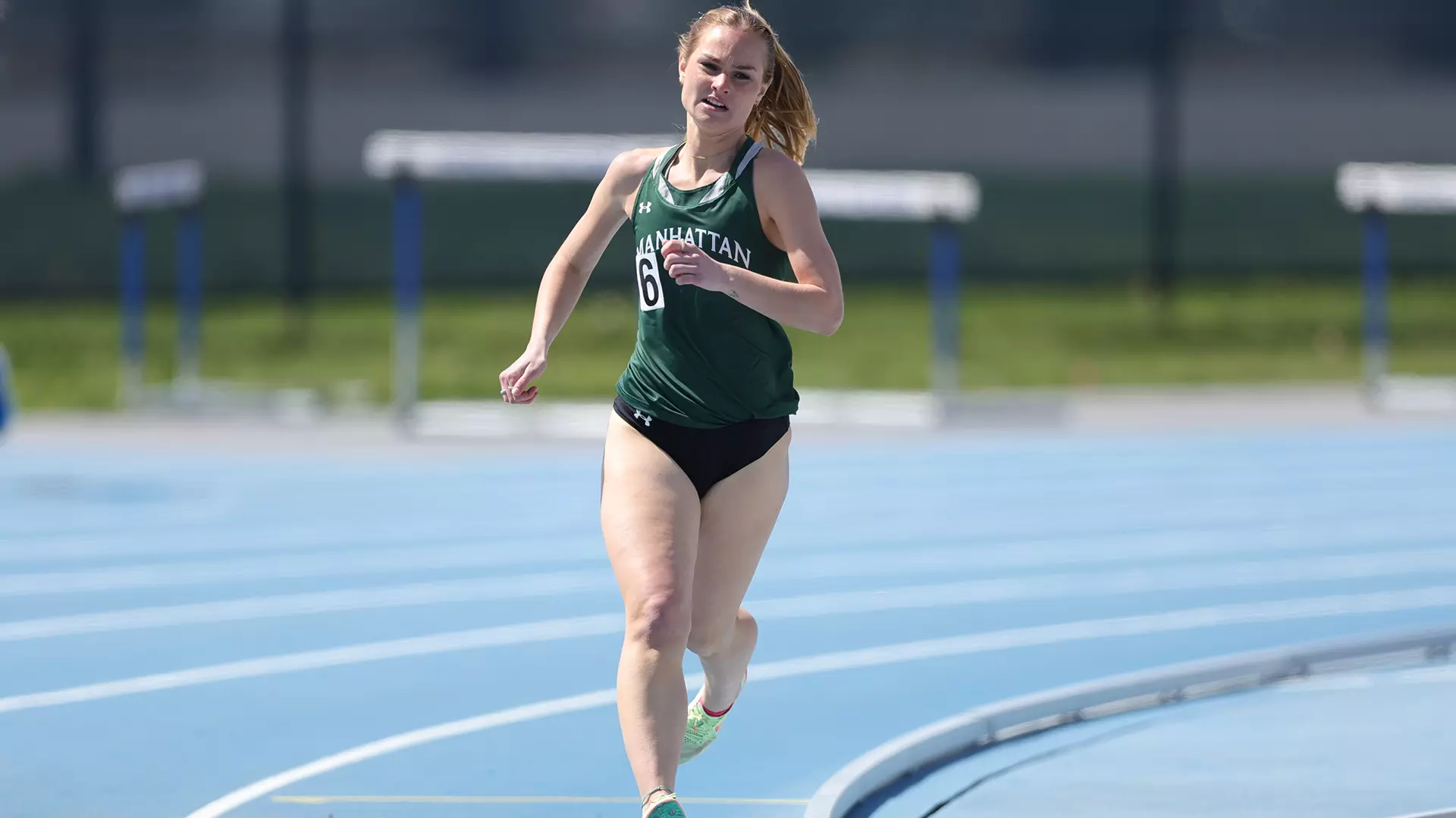 Fiona Mohl outdoor mets