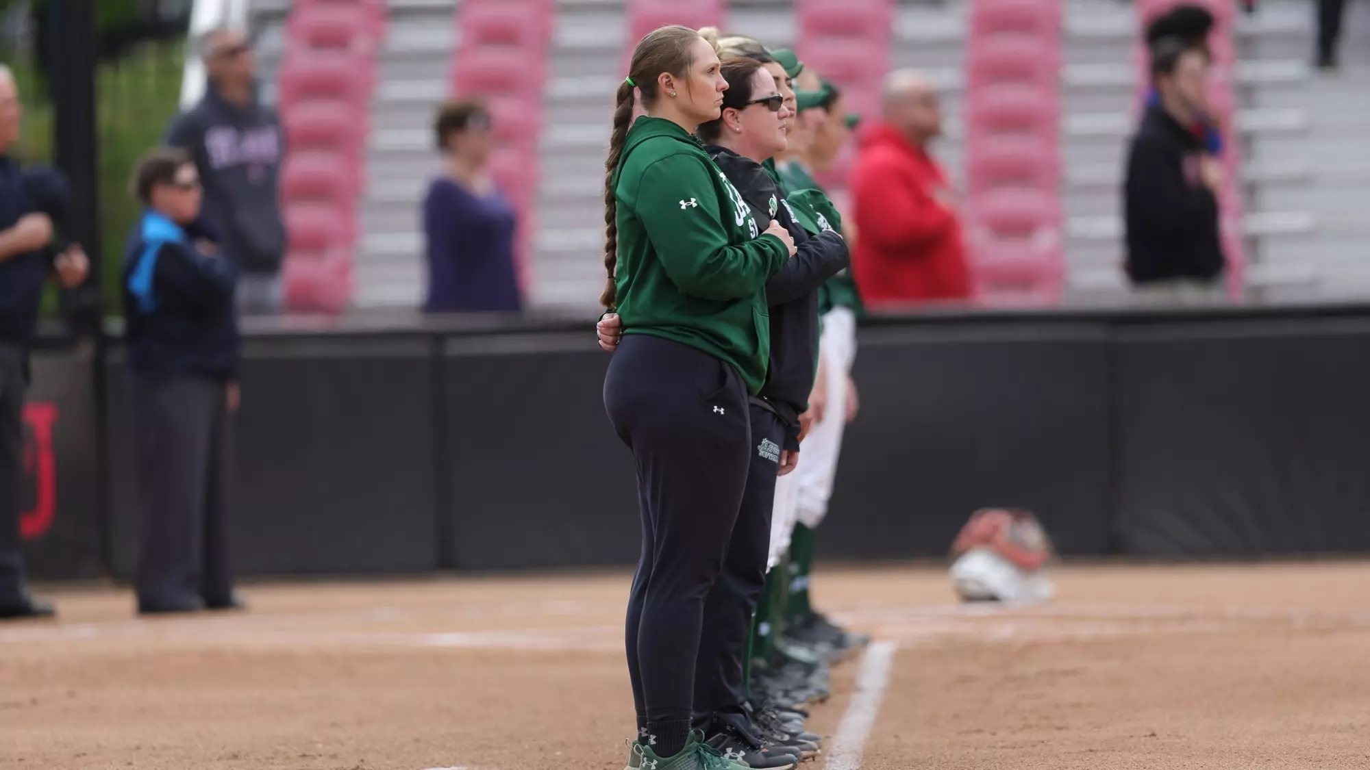 Head coach Cat Clifford and the Jaspers pregame