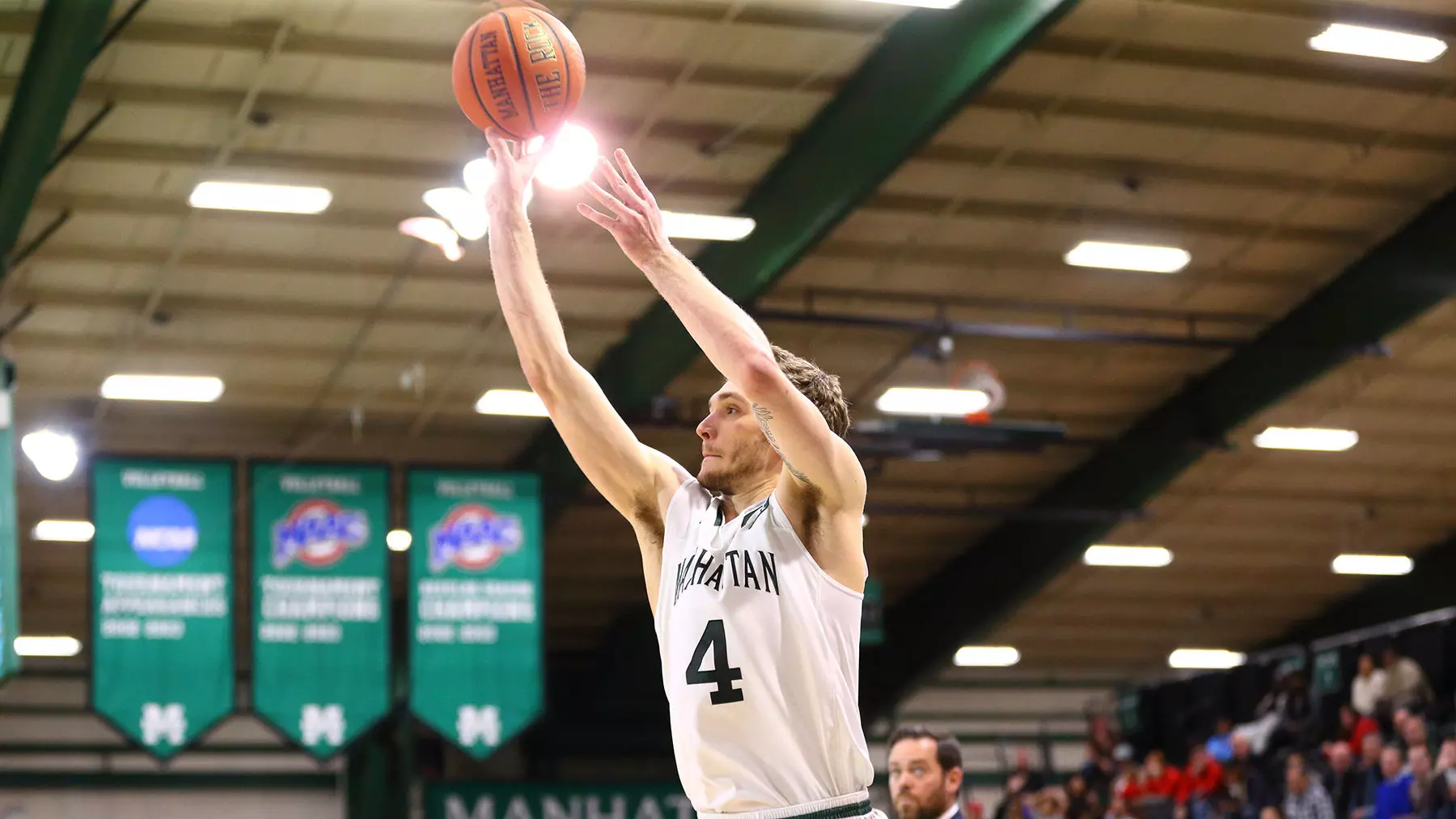 Waterman's Late Heroics Lift Manhattan To 68-67 Win Over Marist