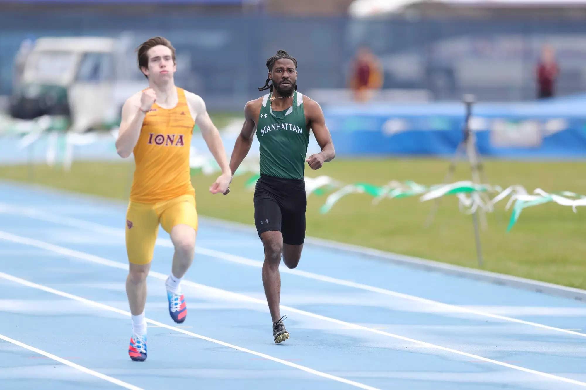 Brian Saul runs at outdoor mets